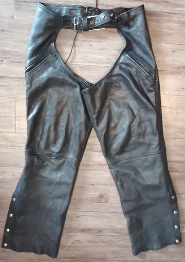 BOUTIQUE OF LEATHERS Classic Leather CHAPS, 26
