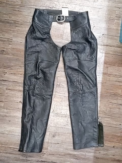 RIPLEY'S Classic Leather CHAPS, 24