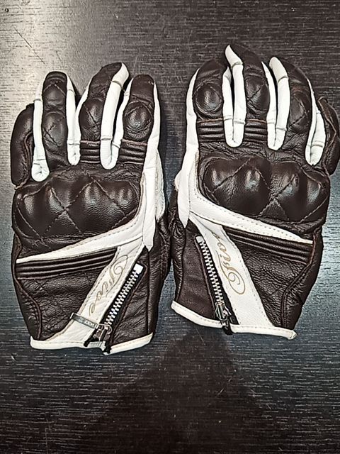 FIVE Sport City Leather GLOVES, SM