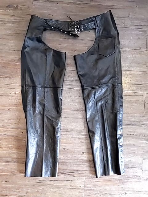 XELEMENT Classic Leather CHAPS, 24" Thigh