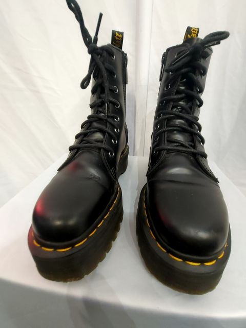 DR. MARTEN'S Jadon Platforms Leather FOOTWEAR, 38