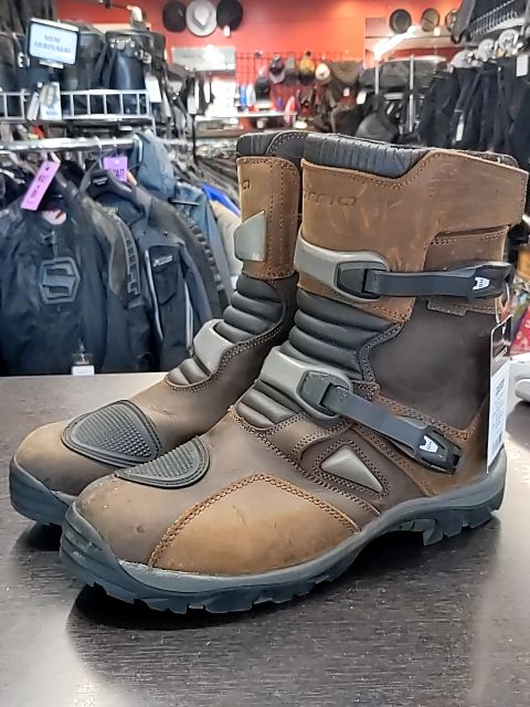 FORMA Adventure Low Leather FOOTWEAR, 49