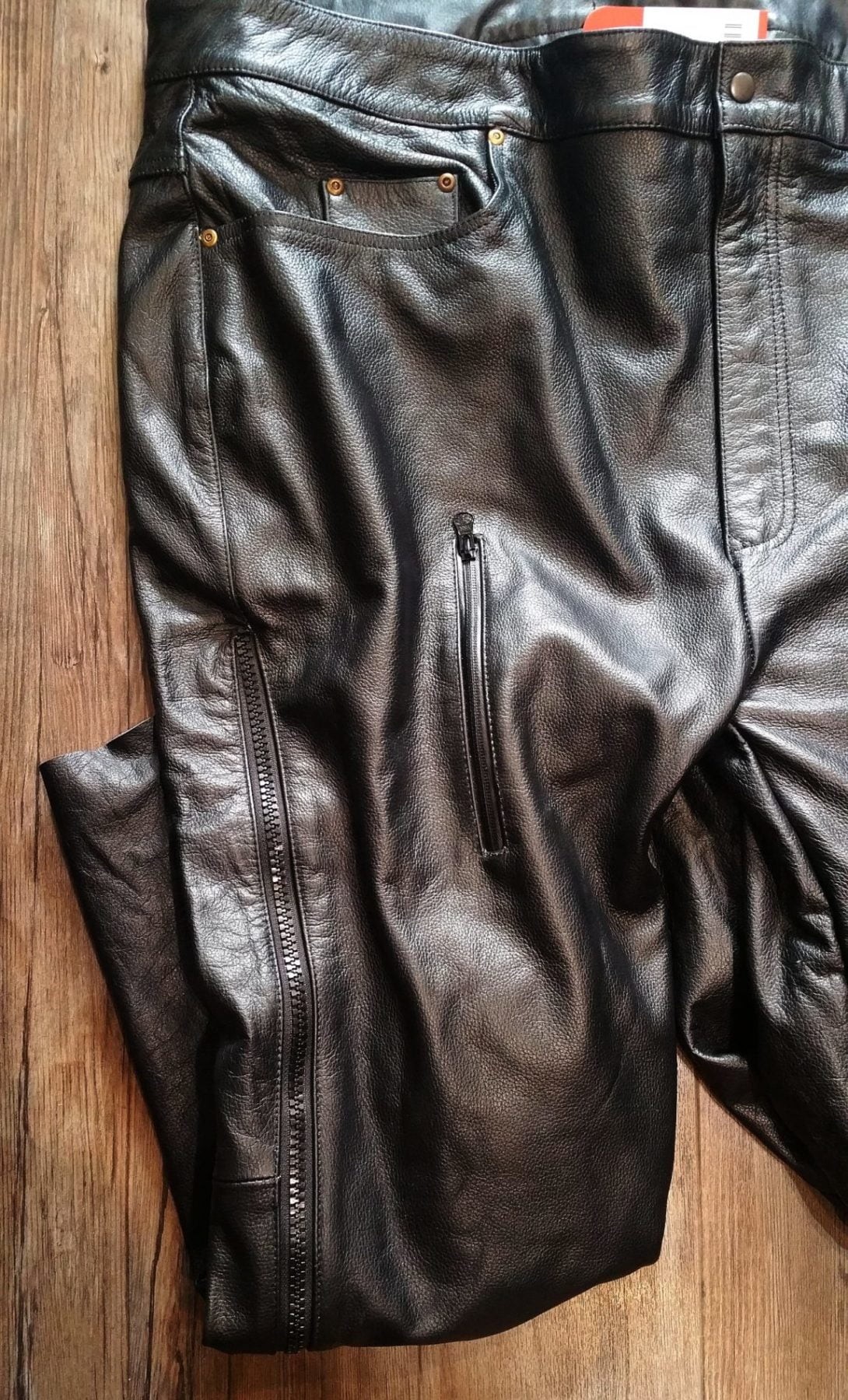 Plus-sized, short legs? Rejoice in these armored leather riding pants!